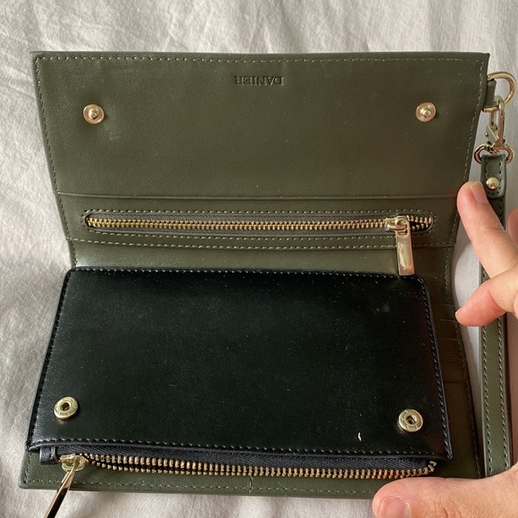 Danier Leather Clutch/Wristlet - Picture 4 of 7
